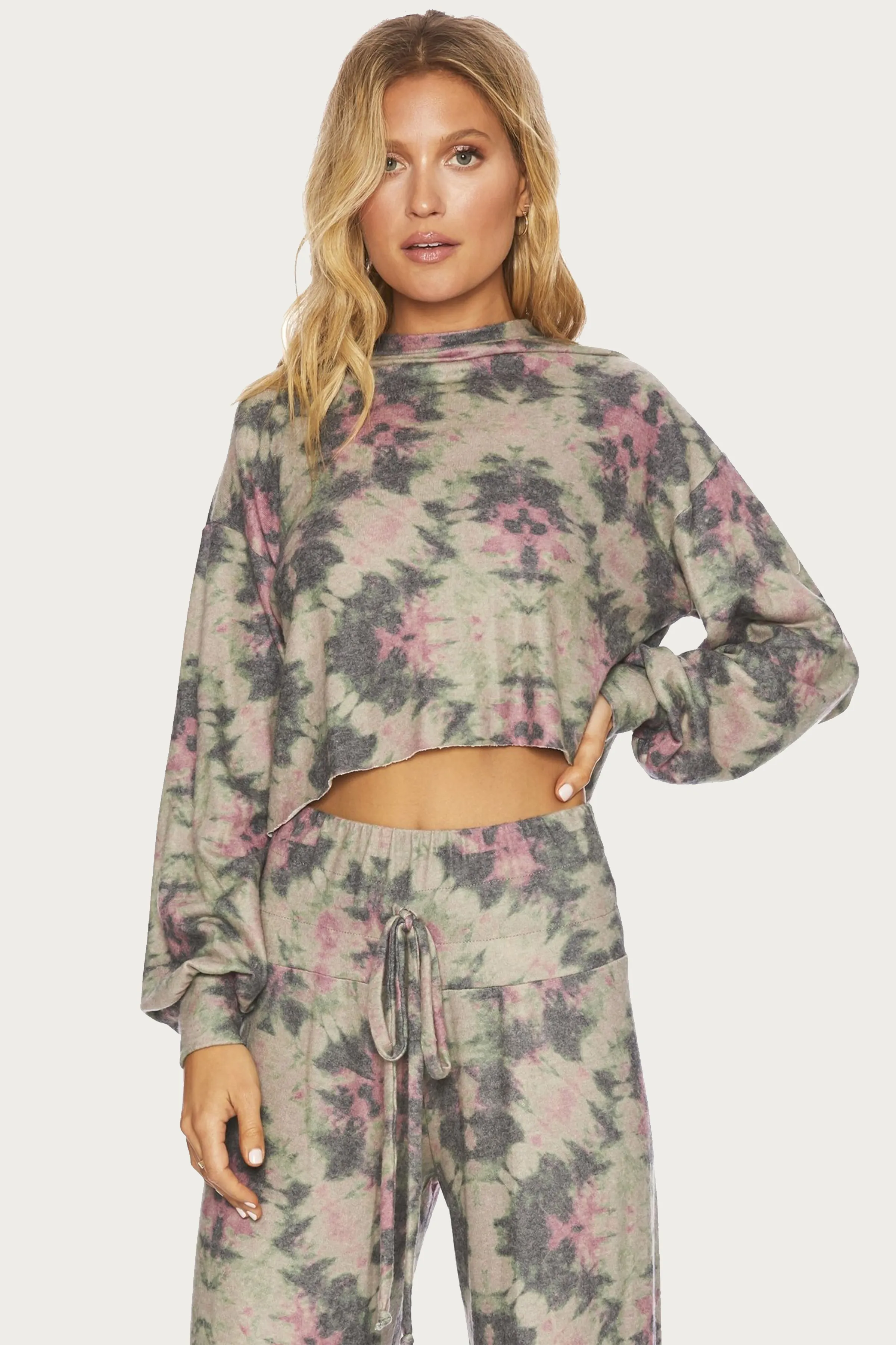 AVA CROPPED SWEATER