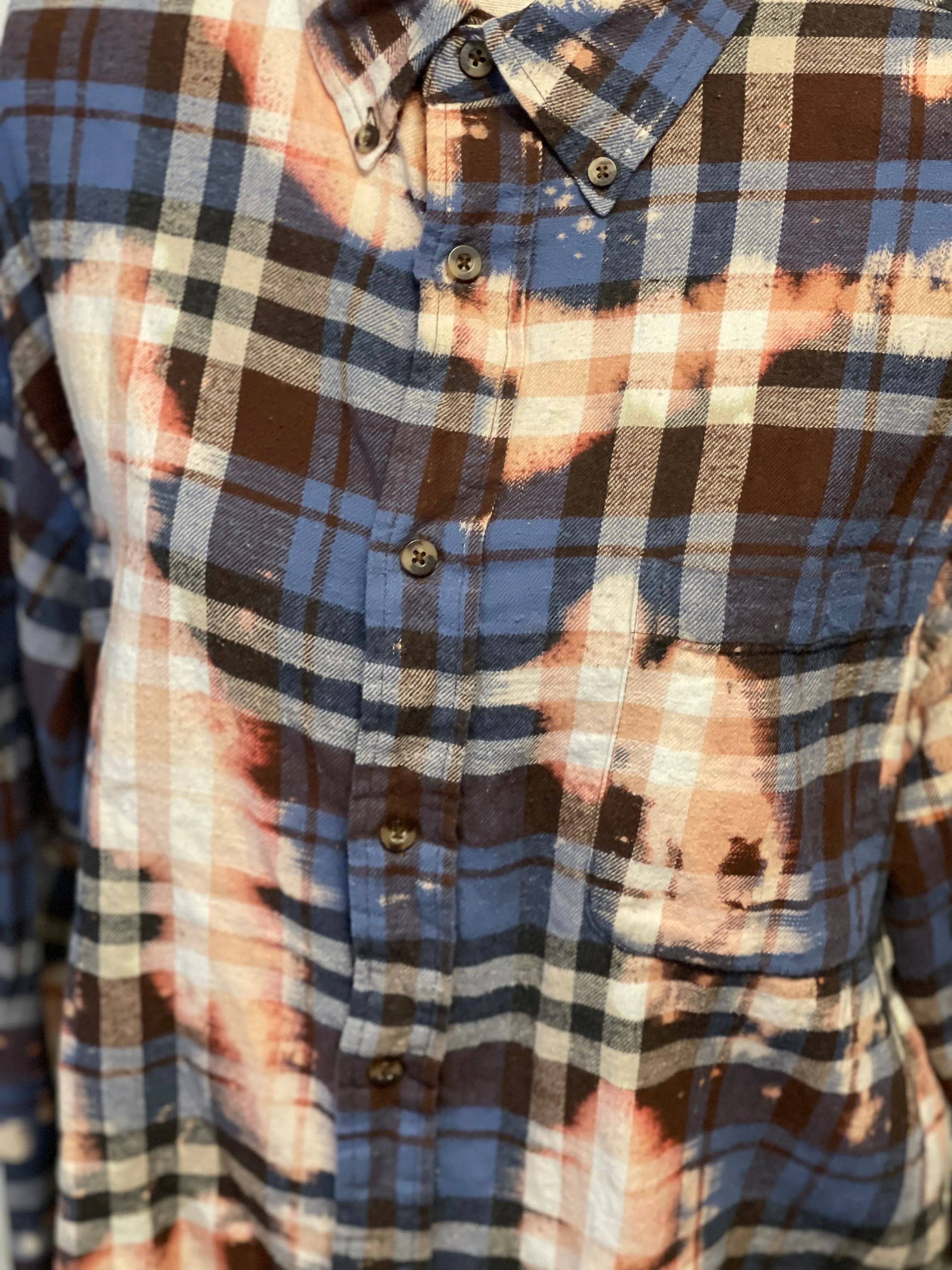 Dawne Distressed Flannel ~ Unisex Size Large