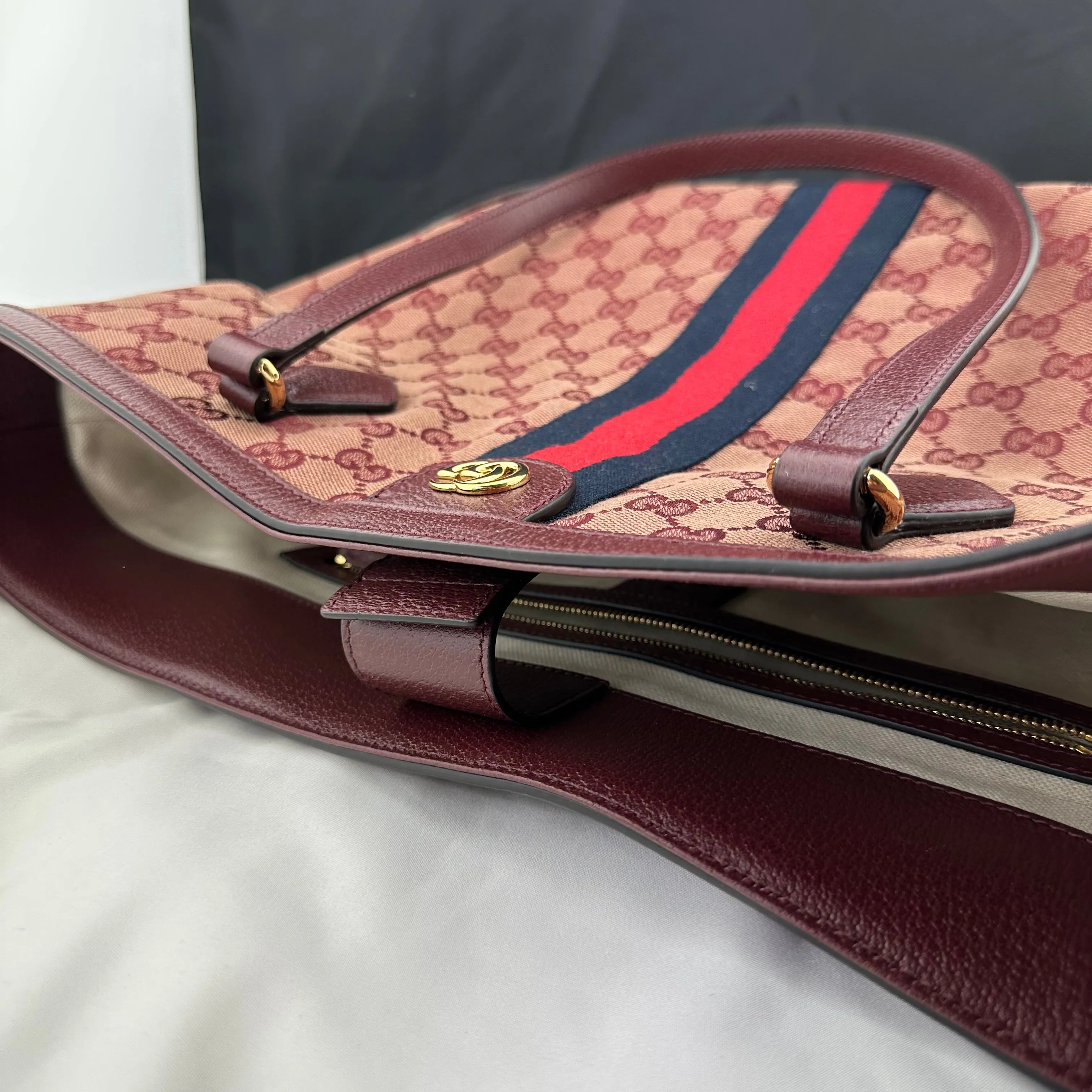 Gucci Ophidia Medium Tote Bag in Burgundy