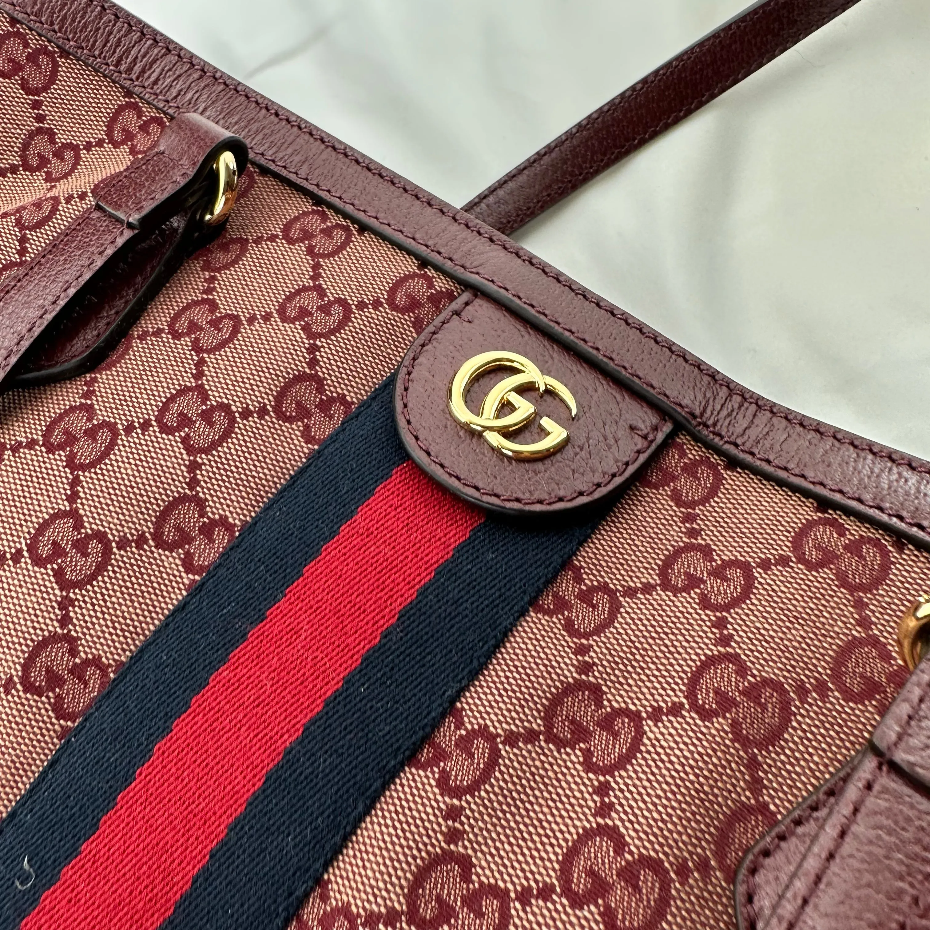 Gucci Ophidia Medium Tote Bag in Burgundy