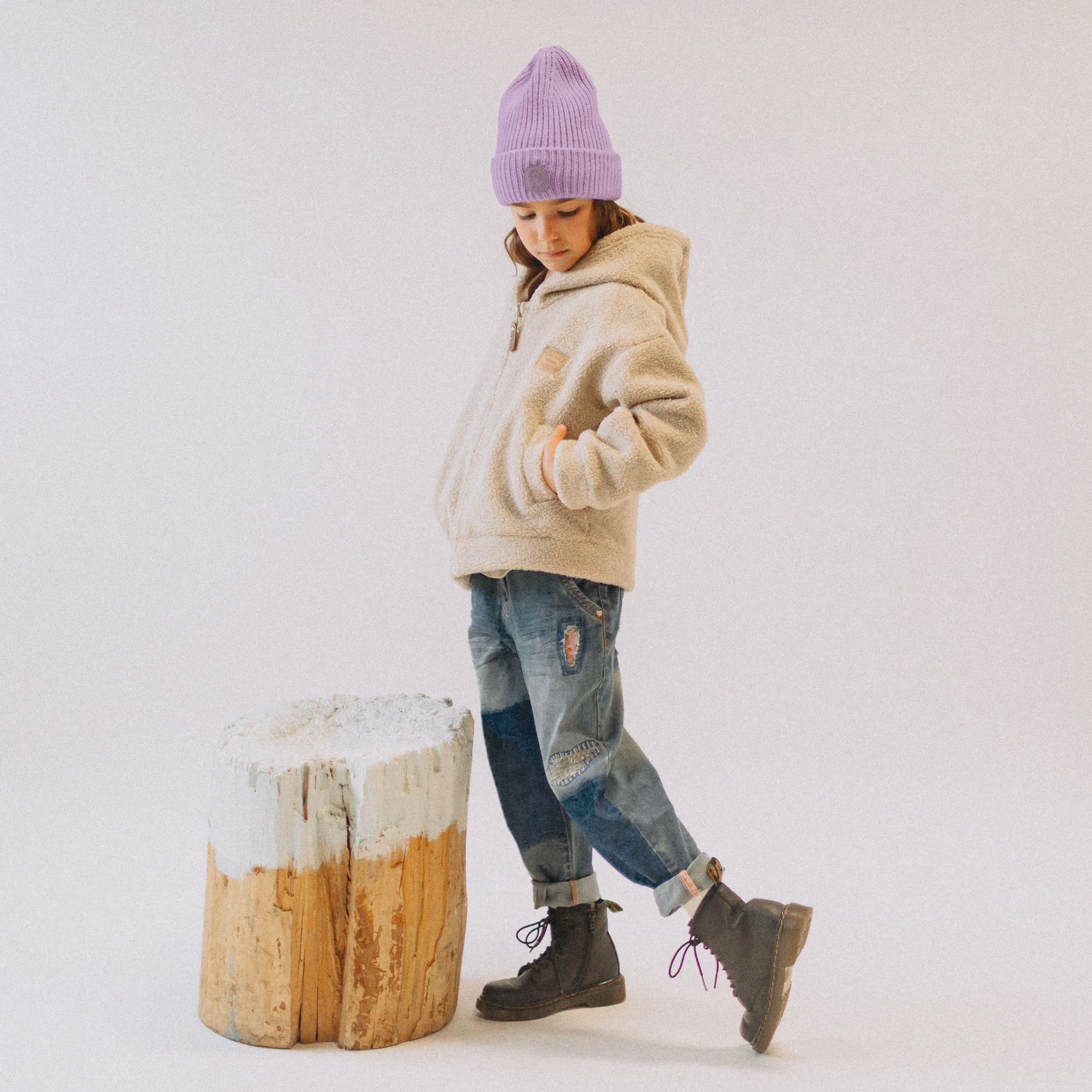 Pantalon coupe décontractée et large en denim léger, enfant || Pants in relaxed and wide fit in light denim, child