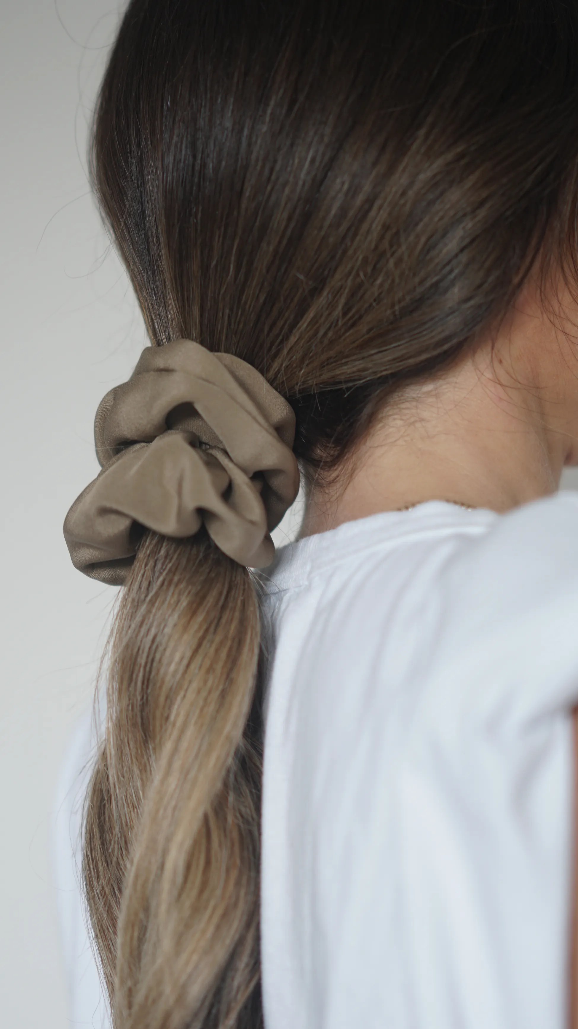 THE ALICE SCRUNCHIE SMALL - CLAY