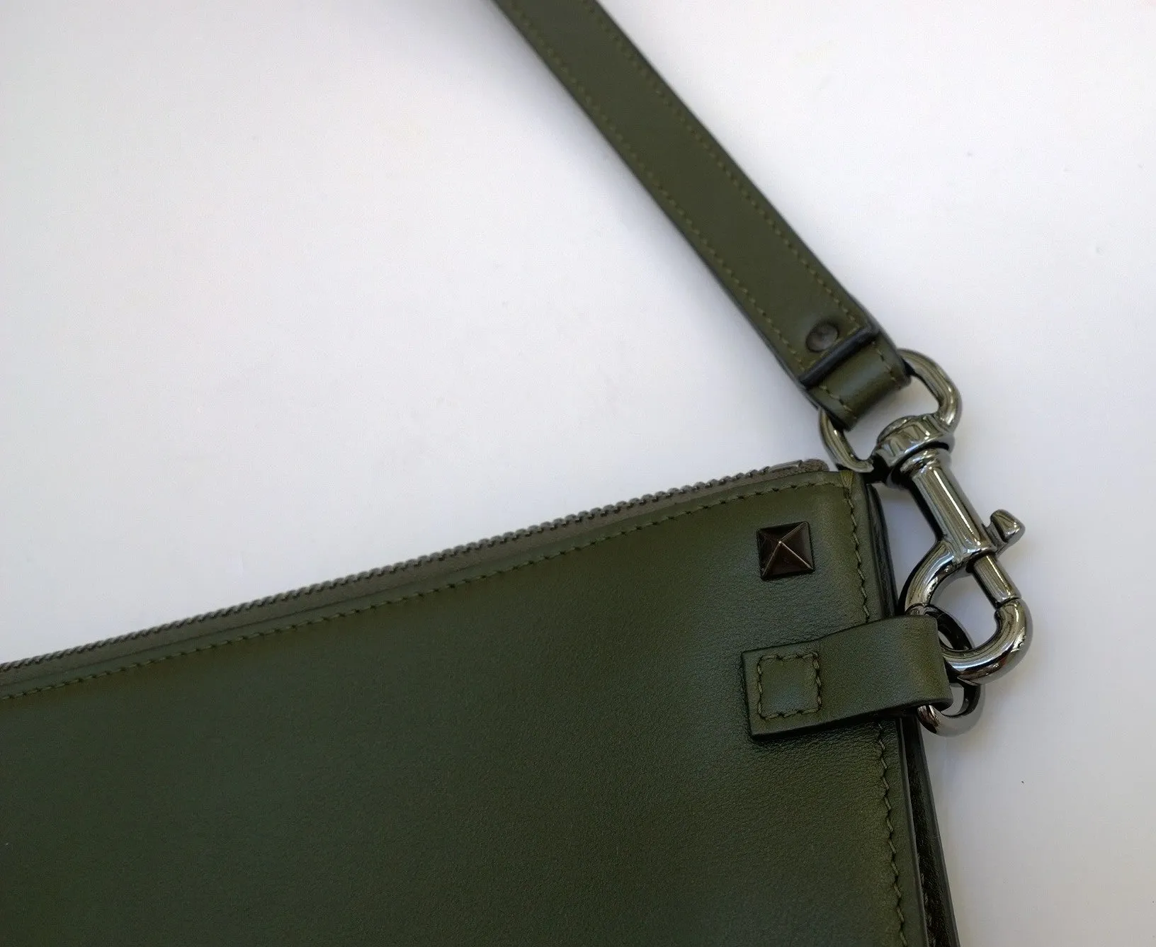Valentino Garavani Men's Rockstud Clutch Bag in Army Green with Wrist Strap Pouch New