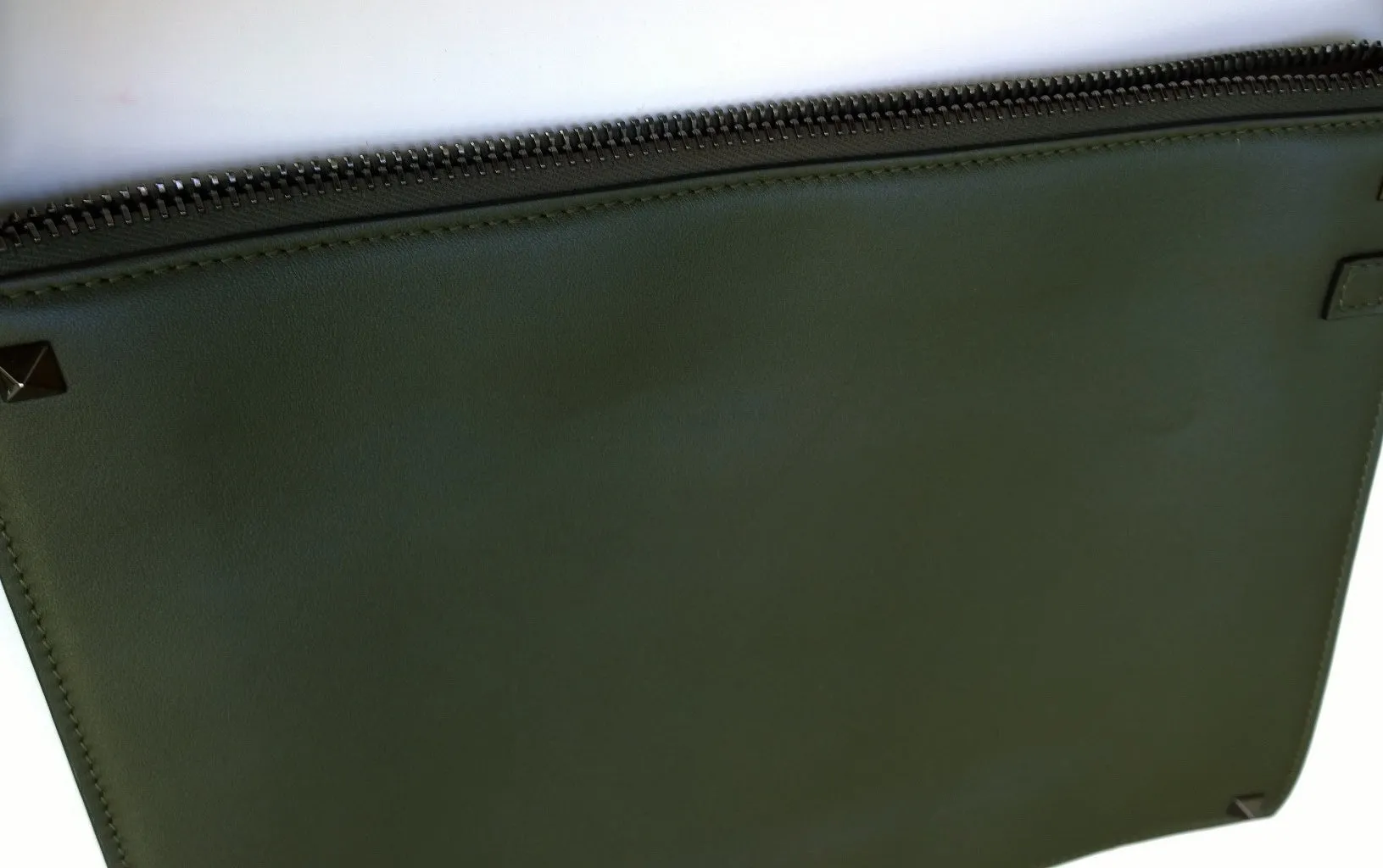 Valentino Garavani Men's Rockstud Clutch Bag in Army Green with Wrist Strap Pouch New