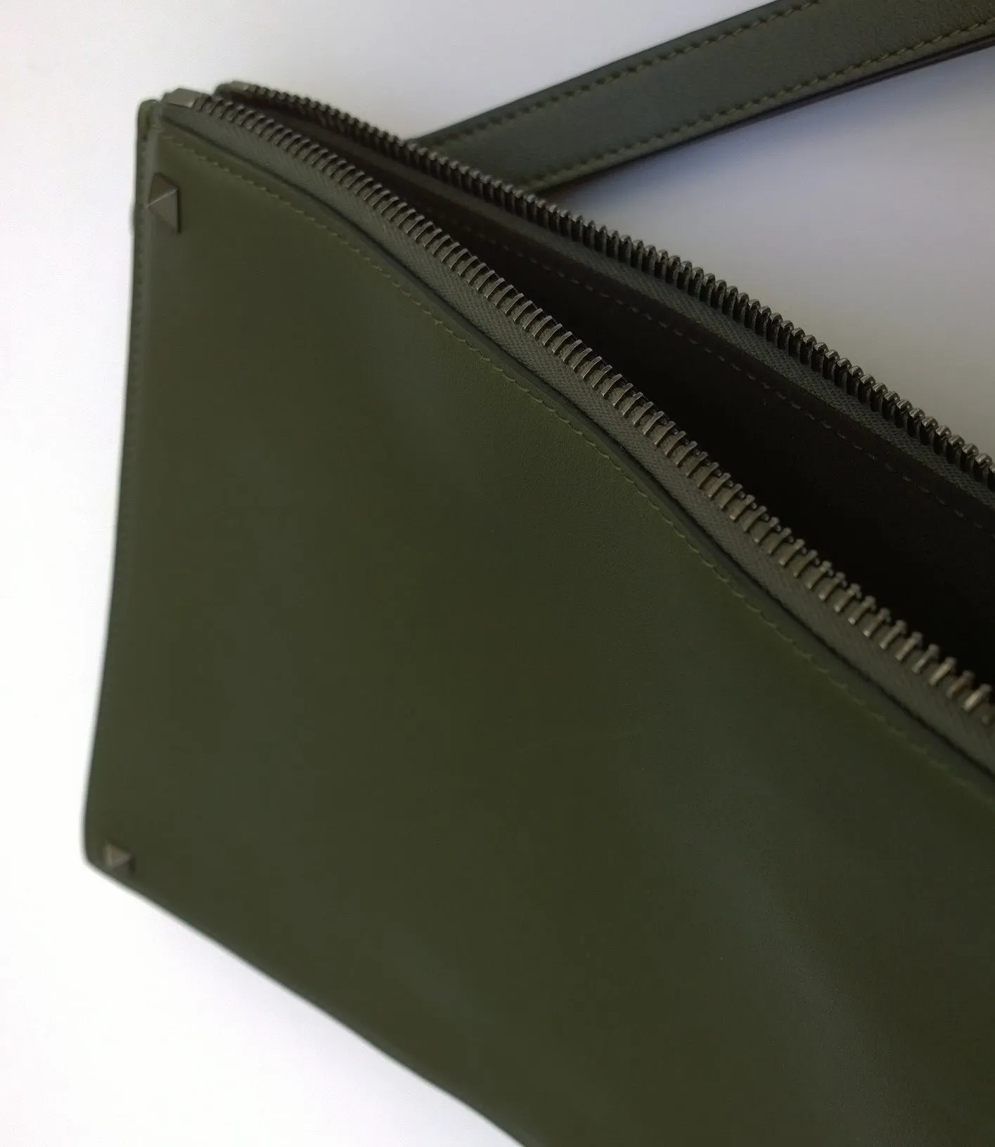 Valentino Garavani Men's Rockstud Clutch Bag in Army Green with Wrist Strap Pouch New
