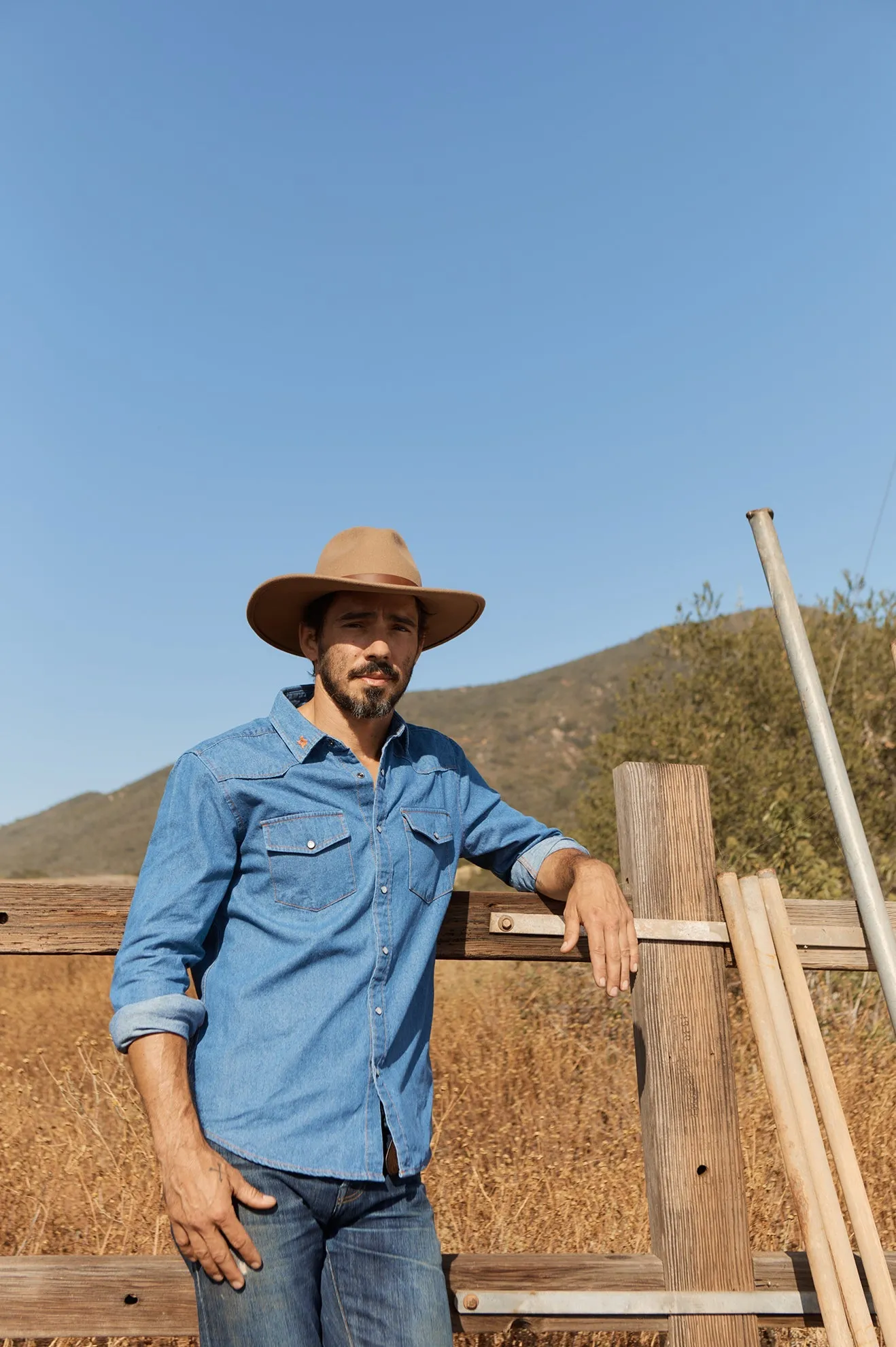 Willie Nelson L/S Woven - Worn Denim