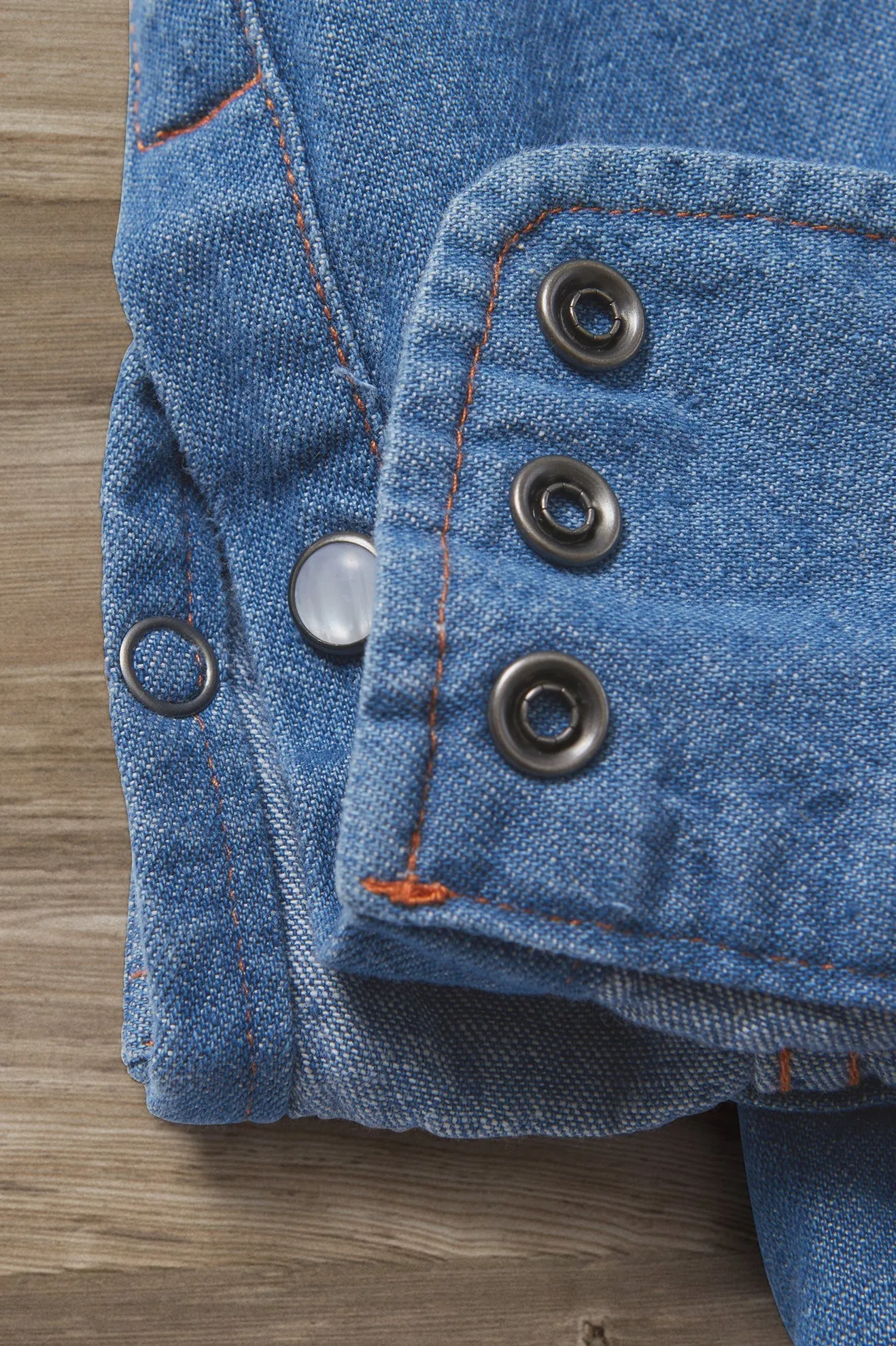 Willie Nelson L/S Woven - Worn Denim