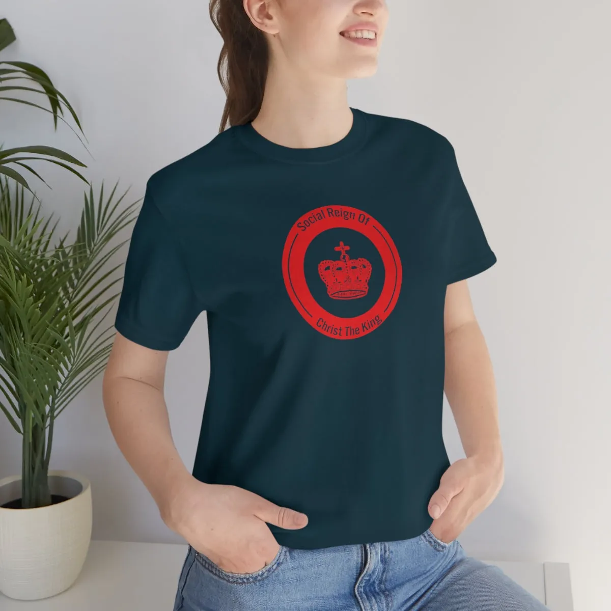 Woman's Christian Catholic Religious Christ the King Crown Red Jersey Short Sleeve Tee